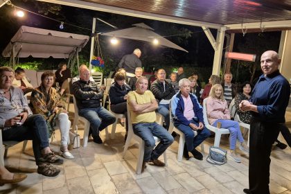 הרצאה בחוג בית, בית זית