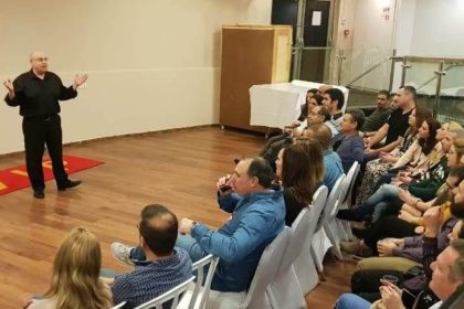 הרצאה בנופש מנהלי חברת "דבטק", מלון "דניאל" ים המלח