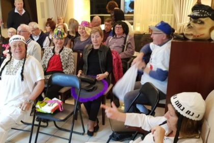 הרצאה לחוג בית (פורים), פתח תקווה