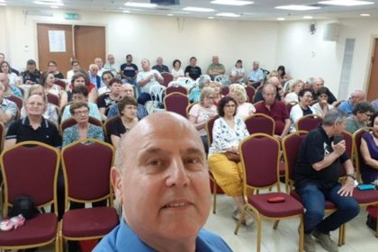 הרצאה במועדון גמלאים בכפ"ס, גמלאי "אגד"