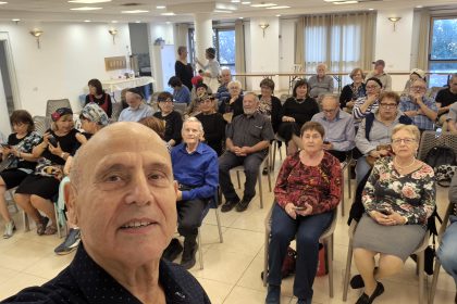 הקתדרה לגמלאים בחשמונאים. מ.א. בנימין